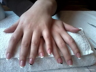 Best Nails - francia köröm kis díszítéssel